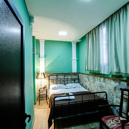 Mga Hostel & Tours-2